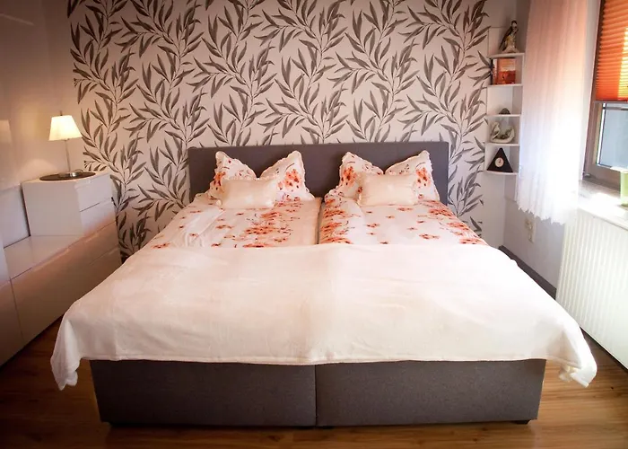 ホームステイ Gaestezimmer Im Gruenen Haus